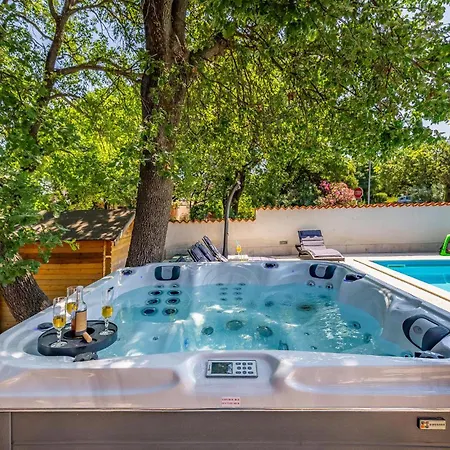 Centar I Semesterbostad