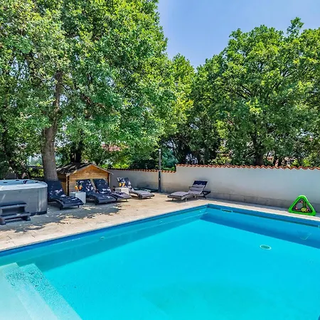 Gorgeous In With Wifi Holiday home